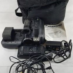 Panasonic PV-L857D VHS-C Camcorder Kit. Tested. Working