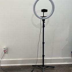 Light Ring Tripod 