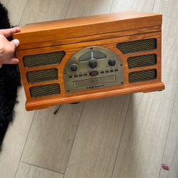 Radio, Cd Player And Vinyl Player 