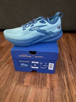 Brooks runDisney Stitch