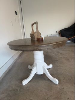 Modern farmhouse 42” Round