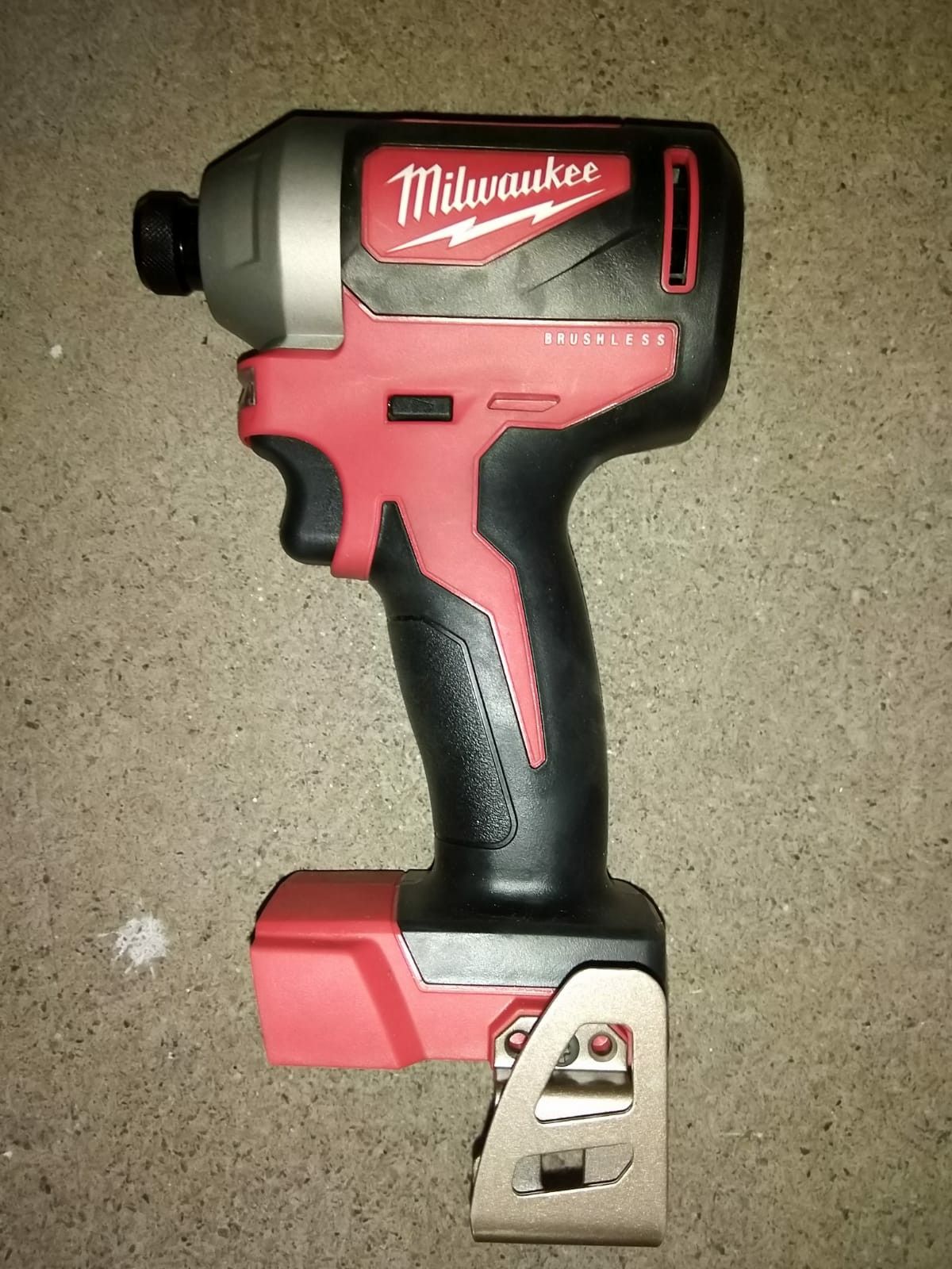 IMPACT DRILL MILWAUKEE BRUSHLESS BATTERY NOT INCLUDED