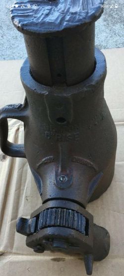 Antique 35 ton 6" rise bottle jack