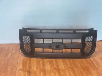 Ford F-150 Grille And Back Bumper Step