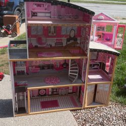 Doll House 