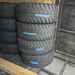 37 X 13.50 R20 AMP Set of 4 Used Very Clean Condition