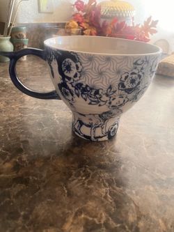 Anthropologie Blue & White Floral Ceramic Coffee, Tea, Soup Mug Large
