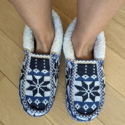 Handknitted Wool Bootstyle Home Slippers Norwegian Traditional Design Size EU 36, US 7. Lined w Plush Fleece Memory foam. Gripping Bottom.

