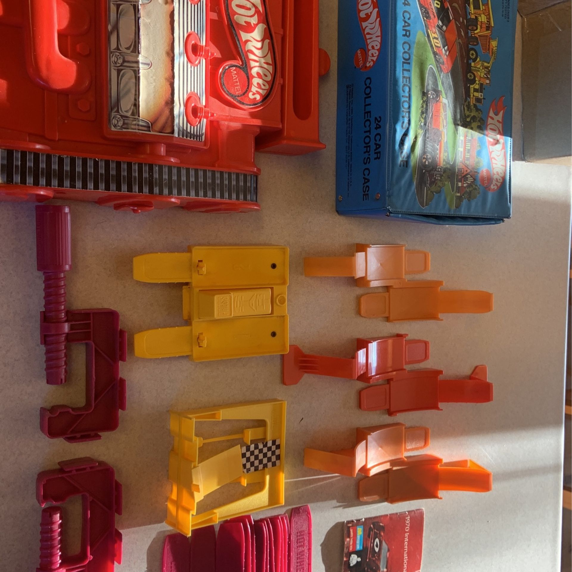 Vintage Hot Wheels Accessories