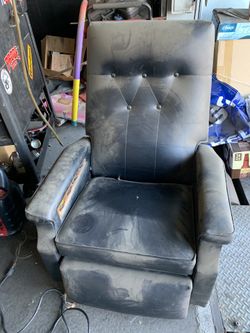 Massage Chair Good Working  Need A Little Cleaning 