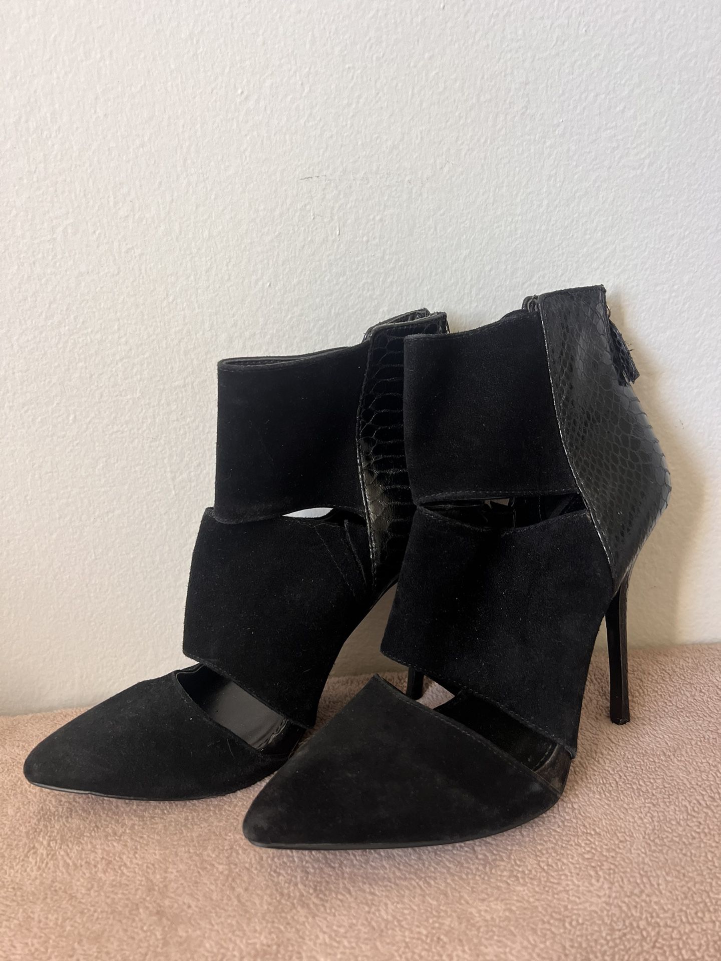 Steve Madden Black Ankle Boots Heals With Zipper Size 7