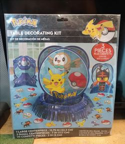 Pokemón lot.  3 items. (13)