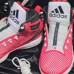 Adidas    D. Rose  Size 6.5 Y 8 W