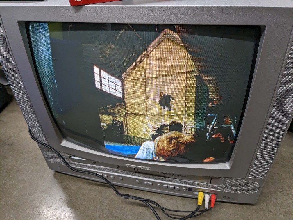 Magnavox 19" CRT Tube TV With Built-in VCR & DVD Player & Remote Retro Gaming 19MDTR20/17