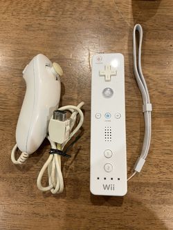 Nintendo Wii Console With 2 Remote And Nunchuck - White