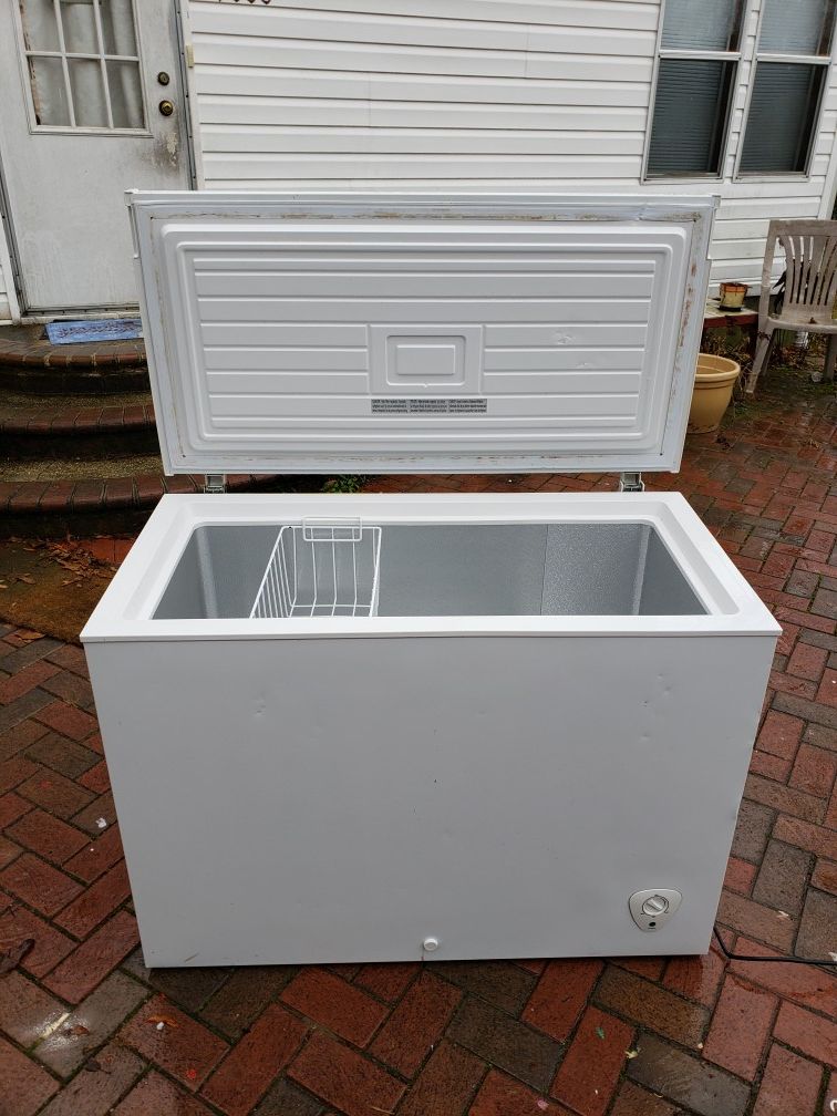 Frigidaire 8.7 cu. ft. Deep freezer