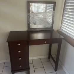 Wooden Vanity Desk With Mirror 