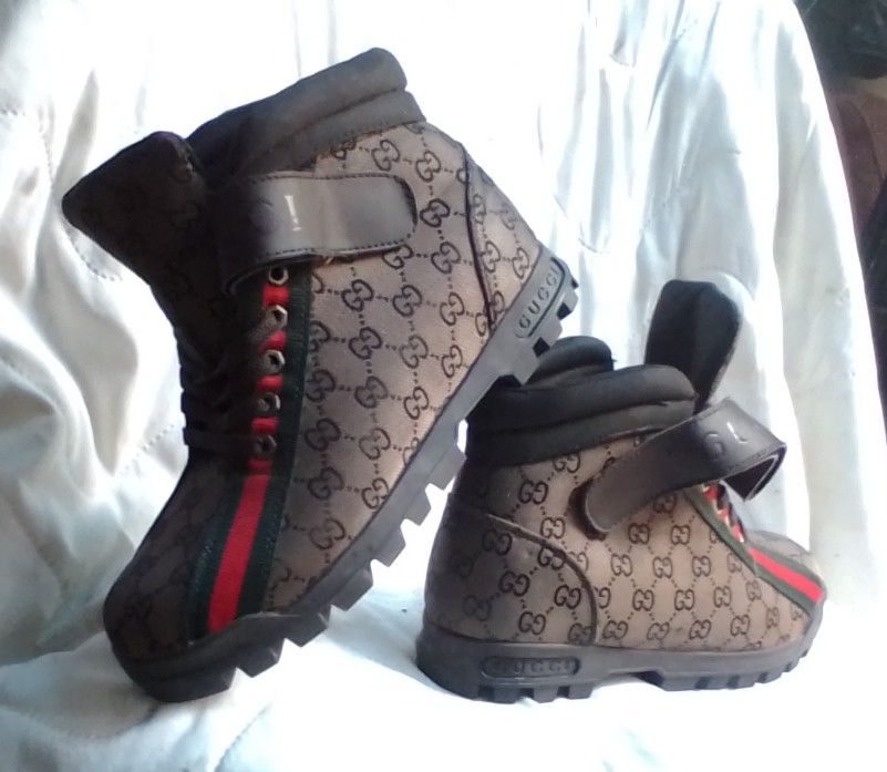 $150$-DESIGNER BOOTS SZ.9*-*$150$*