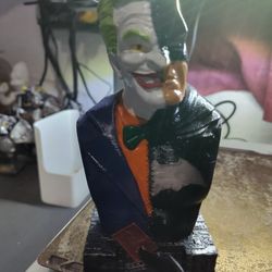 Bust Statue Of Joker/Batman Dc