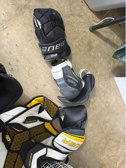Complete Ice Hockey Gear Set – CCM/Bauer – Skates, Helmet, Pads, Pants, Gloves – Full Setup”