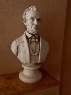 President Lincoln  Bust  Historical Artifact 