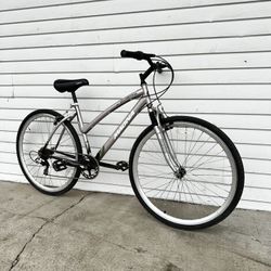 Women’s Hybrid Bike