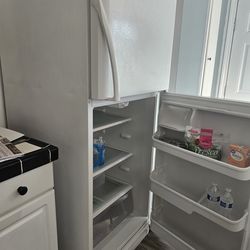 Refrigerator (Frigidaire)