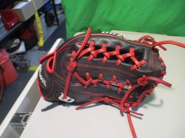 Used Wilson A700 12" Glove - RHT