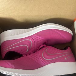 Nike Star Runner 