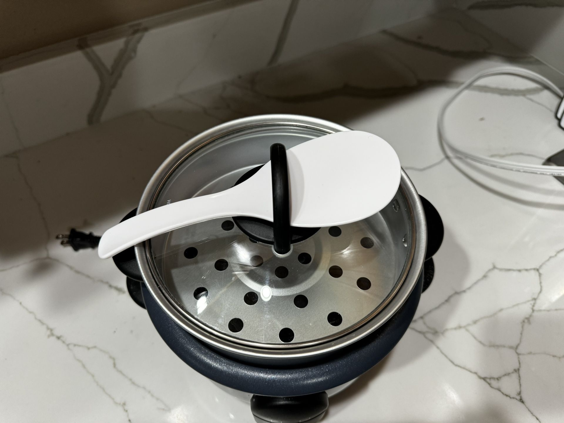 Rice Cooker, Tea Kettle And Blender