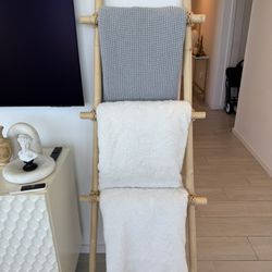 Blanket Rack 