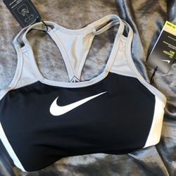 Women’s Nike Swoosh Bra