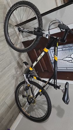 GT Mountain Bike 26"