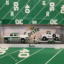 M2 Machines Auto Haulers Set Sprite '75 Silverado 30 4X4 & '58 Apache 4x4 -1:64-