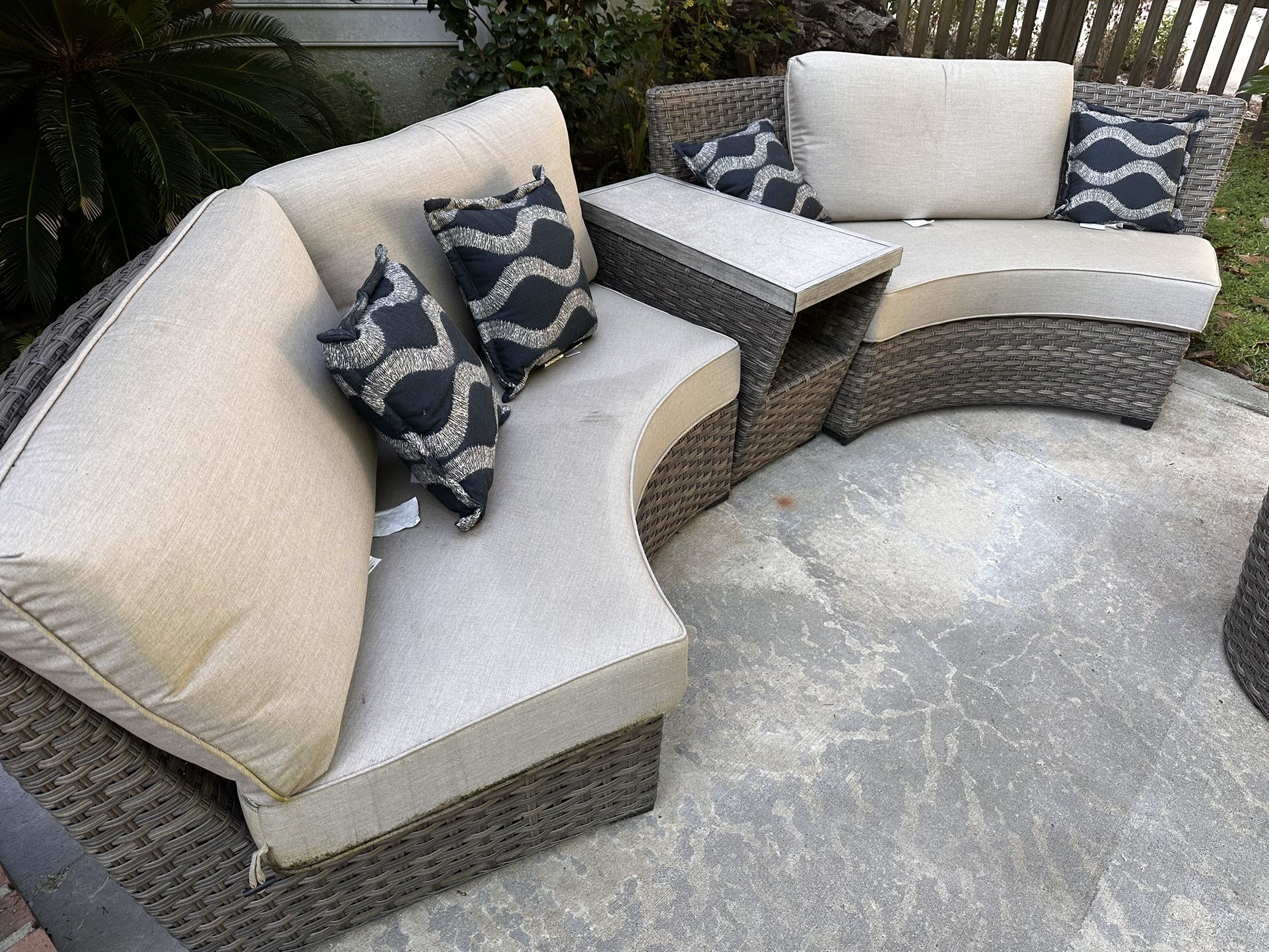 Sunbrella Half Moon Shape Outdoor Set With Table 4 Months Old In Great Condition.