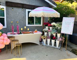 Bloom bar and umbrella