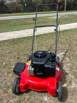 Yard cutting machine The machine is like new, it works very well I can deliver