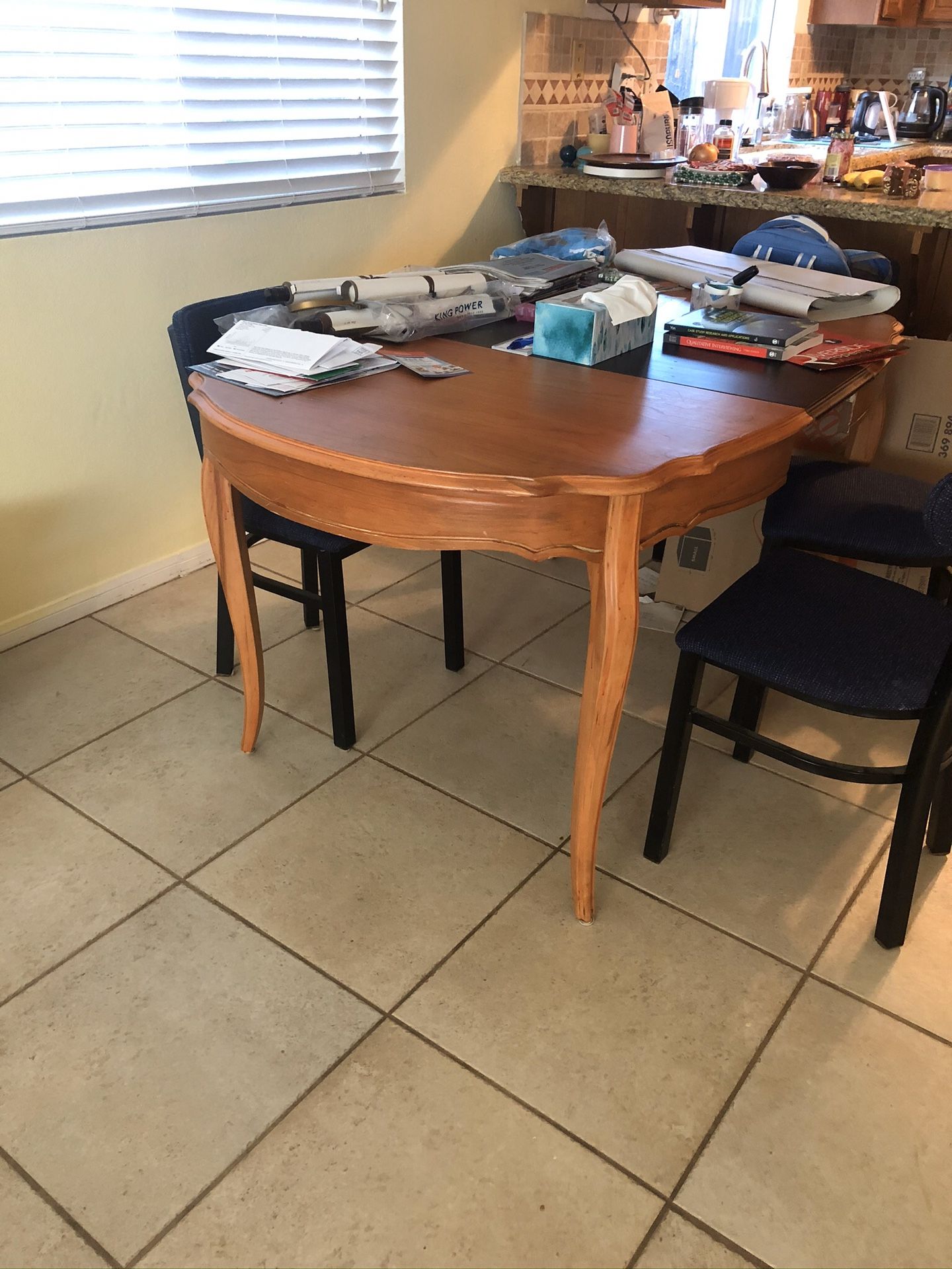 Dining table with leaf