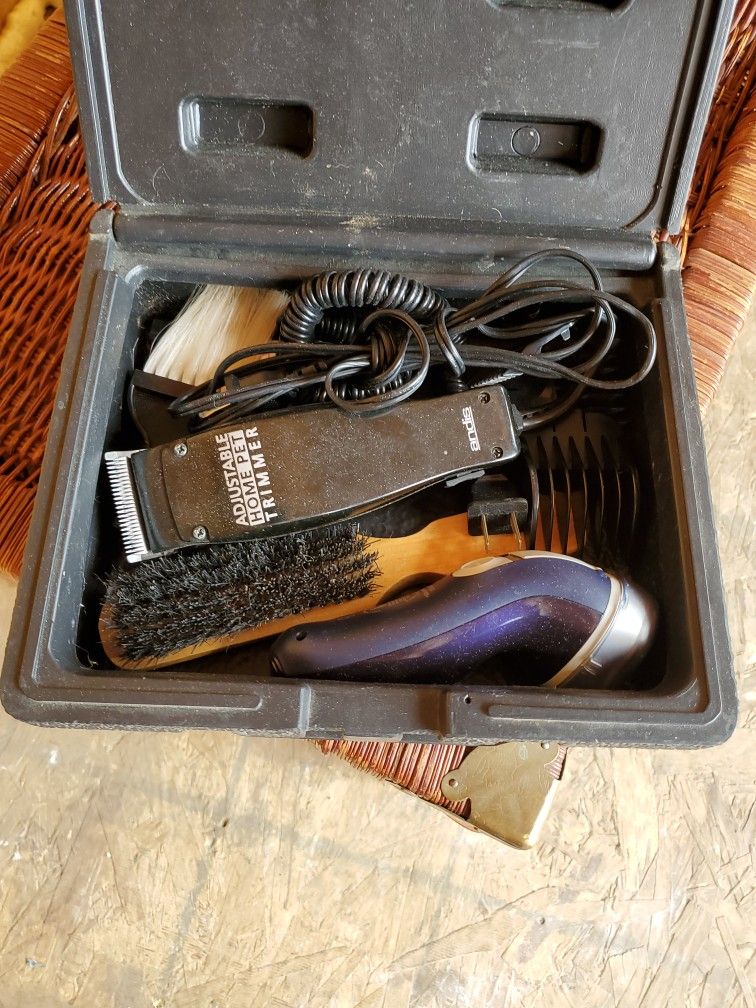 Adjustable home pet clippers Kit. Include adjustable Combs. Priced to go.