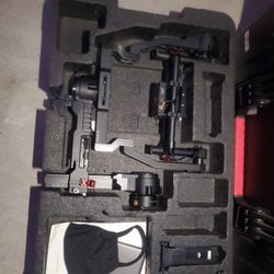 Full Size Ronin With Rolling Case