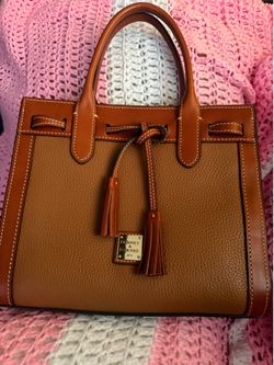 Dooney & Bourke hand bag