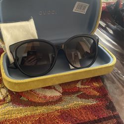 Woman’s gucci Sunglasses 