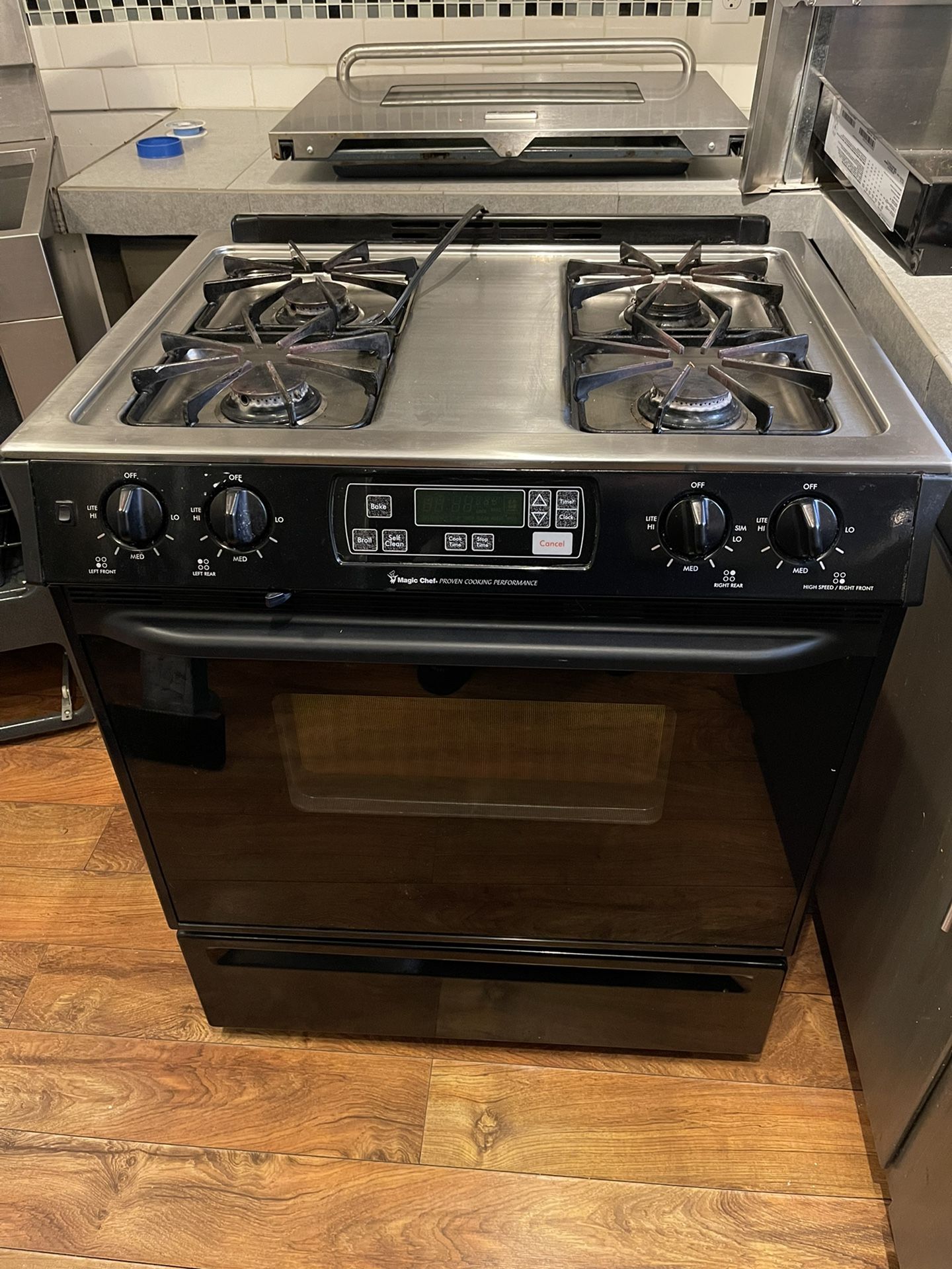 Maytag Digital Stainless Steal Gas Stove