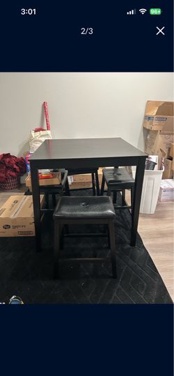 Dining room table