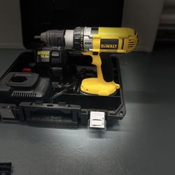 14.4v DeWalt Drill W/charger & 2 Batteries 