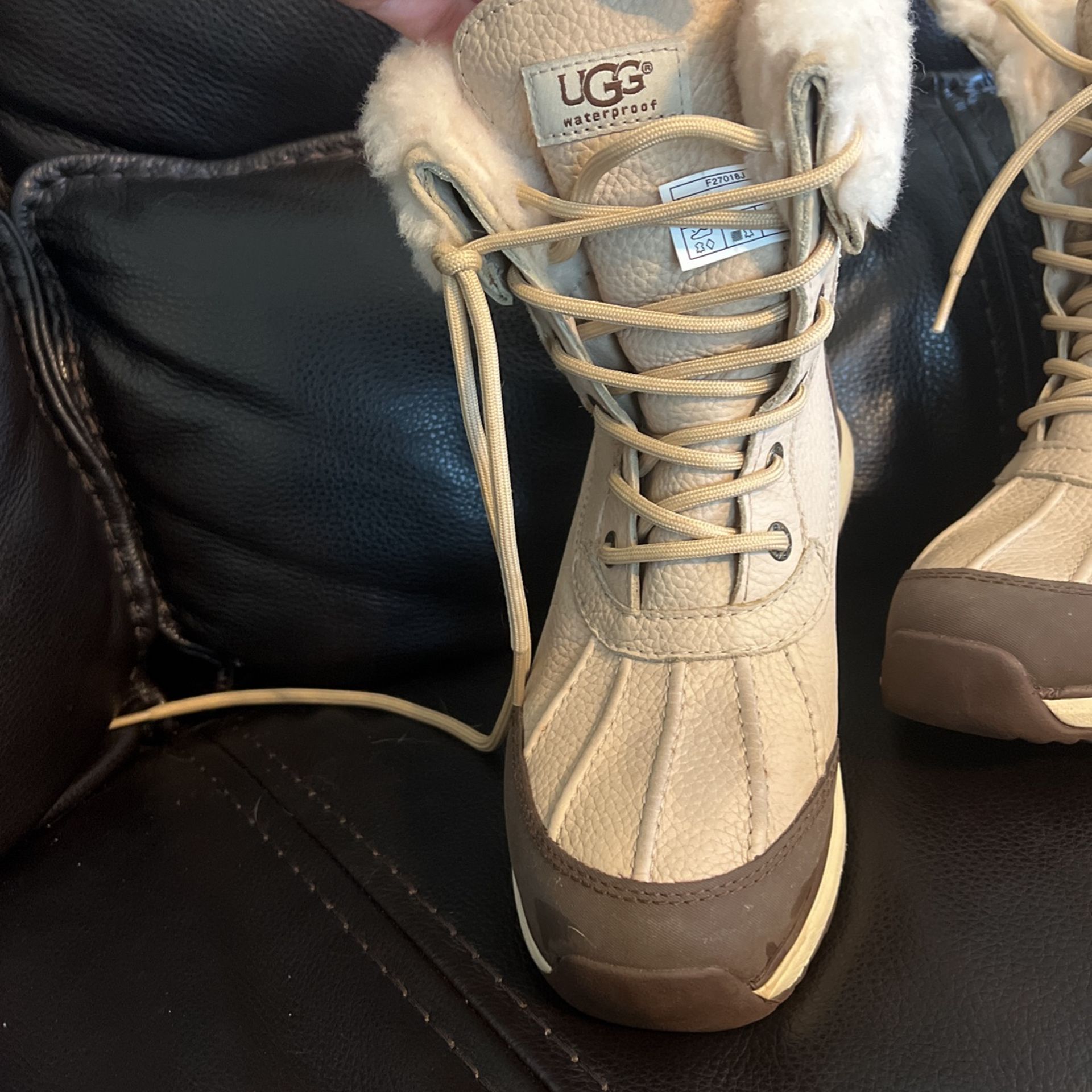 Ugg Snow Boots 