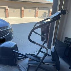Precor EFX Elliptical (5.21si) 