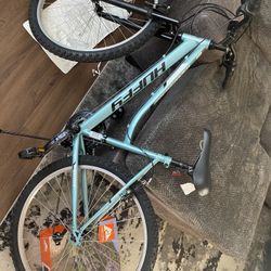 Women’s Huffy Bike
