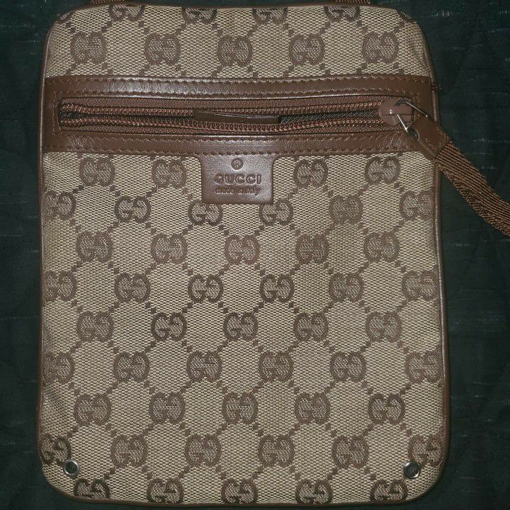 Gucci (Vintage) GG Monogram Shoulder Crossbody Bag Good condition LV supreme off