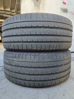 (2) 235 40 19 Yokohama Tires 